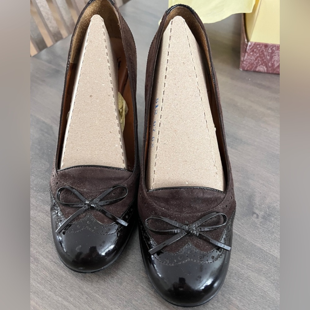 Sofft Brown Suede and Patent Loafer Heels